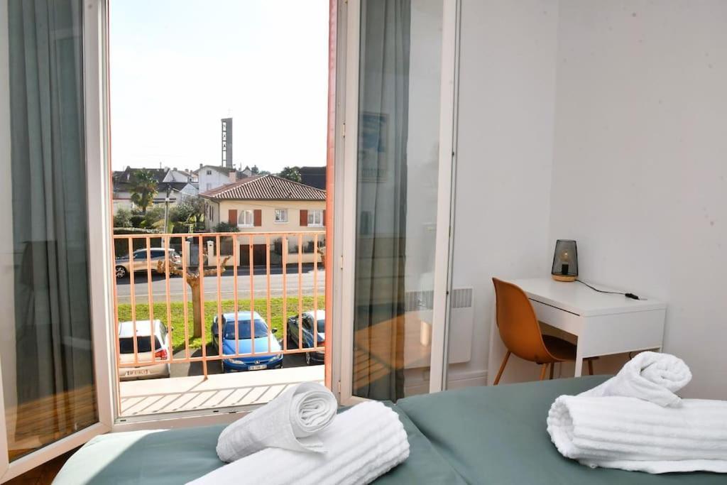 Vue Pyreneenne Elegante Avec 2 Chambres Тарб Екстериор снимка